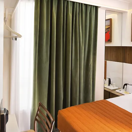 Hotel Eiffel Turenne Parigi